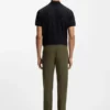 Schmal geschnittene Hose aus wasserabweisendem Stretchstoff Schmal geschnittene Hose aus wasserabweisendem Stretchstoff