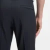 Schmal geschnittene Hose aus wasserabweisendem Stretchstoff Schmal geschnittene Hose aus wasserabweisendem Stretchstoff
