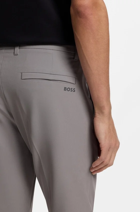 Schmal geschnittene Hose aus wasserabweisendem Stretchstoff Schmal geschnittene Hose aus wasserabweisendem Stretchstoff