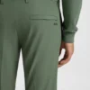 Schmal geschnittene Hose aus wasserabweisendem Stretchstoff Schmal geschnittene Hose aus wasserabweisendem Stretchstoff