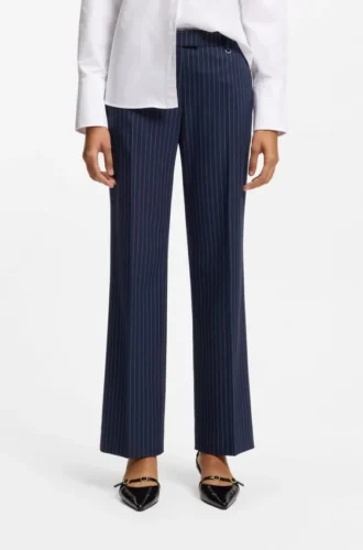 Schmal geschnittene Hose mit Nadelstreifen