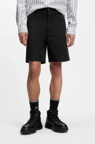 Schmal geschnittene Shorts aus Stretch-Baumwolltwill