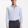 Schmal geschnittenes Hemd aus bedrucktem Performance-Stretchstoff Schmal geschnittenes Hemd aus bedrucktem Performance-Stretchstoff