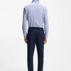 Schmal geschnittenes Hemd aus bedrucktem Performance-Stretchstoff Schmal geschnittenes Hemd aus bedrucktem Performance-Stretchstoff