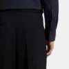 Schmal geschnittenes Hemd aus Performance-Stretch-Jacquard Schmal geschnittenes Hemd aus Performance-Stretch-Jacquard