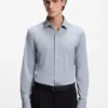 Schmal geschnittenes Hemd aus Performance-Stretch-Jersey Schmal geschnittenes Hemd aus Performance-Stretch-Jersey