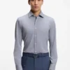 Schmal geschnittenes Hemd aus strukturiertem Performance-Stretch-Material Schmal geschnittenes Hemd aus strukturiertem Performance-Stretch-Material