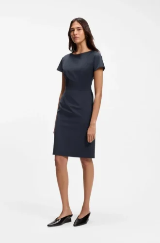 Schmal geschnittenes Kleid aus italienischer Stretchwolle