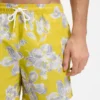 Schnelltrocknende Badeshorts mit Allover-Print