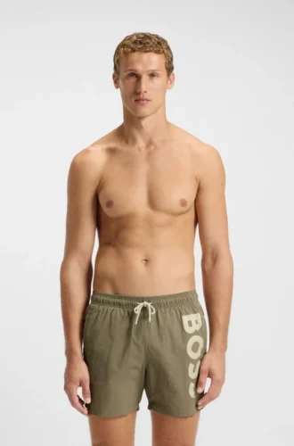 Schnelltrocknende Badeshorts mit vertikalem Logo-Print