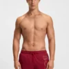 Schnelltrocknende Badeshorts mit vertikalem Logo-Print