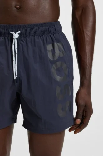 Schnelltrocknende Badeshorts mit vertikalem Logo-Print