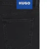 Schwarze Jeans mit schmal zulaufender Passform aus Denim mit Narbeneffekt