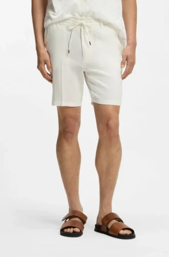 Shorts aus Leinenmischung in moderner Passform