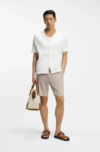 Shorts aus Leinenmischung in moderner Passform