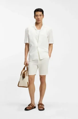 Shorts aus Leinenmischung in moderner Passform