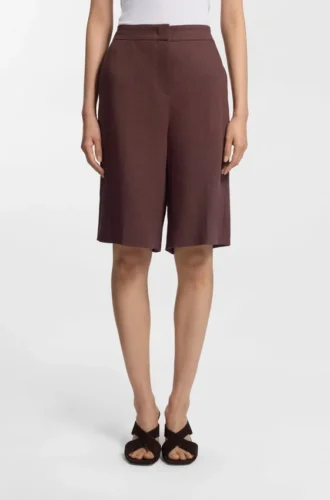 Shorts in lockerer Passform aus einem Leinenmix