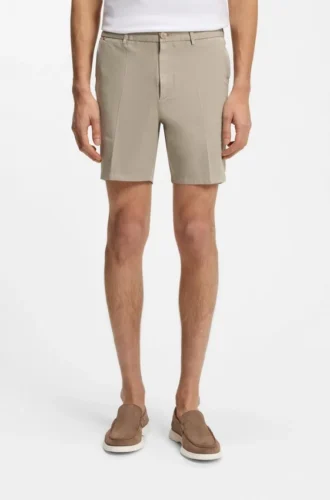Shorts in Modern-Fit aus Stretch-Baumwolltwill