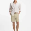 Shorts in Modern-Fit aus Stretch-Baumwolltwill