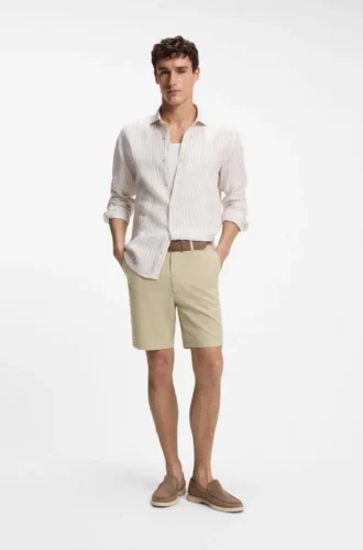 Shorts in Modern-Fit aus Stretch-Baumwolltwill