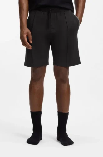 Shorts mit Biesen aus einem Baumwollmischgewebe