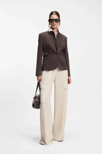 Slim-Fit-Blazer mit schrägen Abnähern