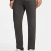 Slim-Fit-Chinos aus Stretch-Baumwollsatin Slim-Fit-Chinos aus Stretch-Baumwollsatin