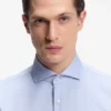 Slim-Fit-Hemd aus strukturierter, knitterfreier Baumwolle