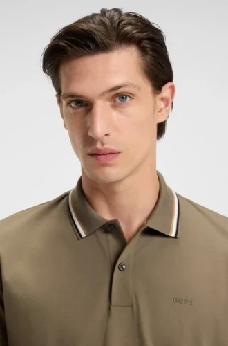 Slim-Fit-Polohemd aus Baumwolle mit gestreiftem Kragen