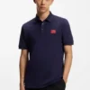 Slim-Fit-Poloshirt aus Baumwollpiqué mit rotem Logo-Label