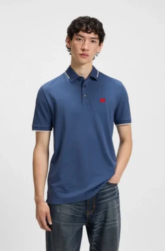 Slim-Fit-Poloshirt aus Baumwollpiqué mit rotem Logo-Label