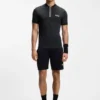 Slim-Fit-Poloshirt aus Bodymapping-Jersey mit Reißverschluss am Kragen