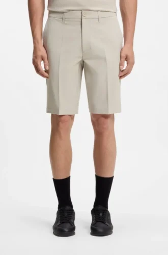 Slim-Fit-Shorts aus wasserabweisendem Stretchstoff