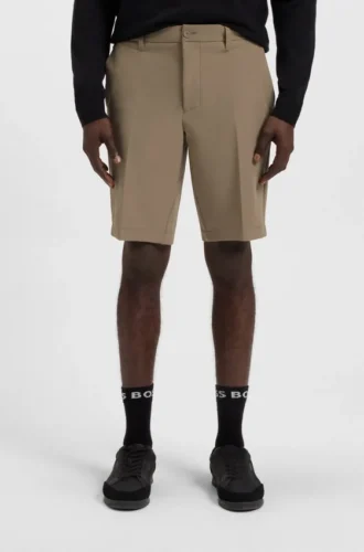Slim-Fit-Shorts aus wasserabweisendem Stretchstoff