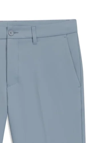 Slim-Fit-Shorts aus wasserabweisendem Stretchstoff