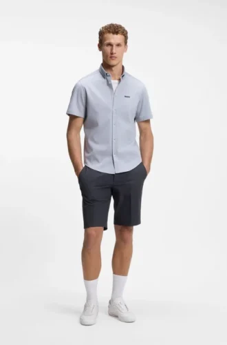Slim-Fit-Shorts aus wasserabweisendem Stretchstoff