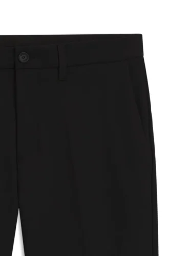 Slim-Fit-Shorts aus wasserabweisendem Stretchstoff