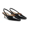 Slingback-Pumps aus poliertem Leder