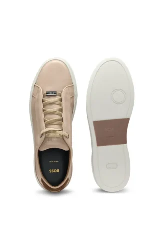 Sneaker aus Leder mit Fersenlasche aus Wildleder