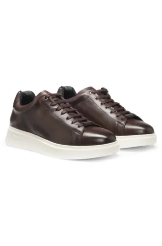 Sneaker aus Leder mit Gummisohle