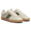 Sneaker aus Leder und Wildleder
