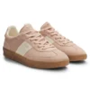 Sneaker aus Wildleder mit Besätzen aus Glattleder