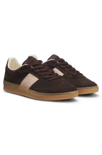 Sneaker aus Wildleder mit Besätzen aus Glattleder