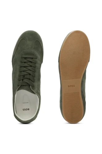 Sneaker aus Wildleder mit Logo-Details
