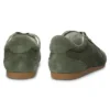 Sneaker aus Wildleder mit Logo-Details