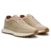 Sneaker aus Wildleder mit Perforationen