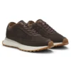 Sneaker aus Wildleder mit Perforationen