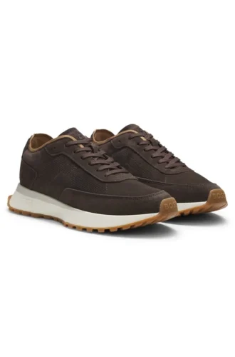 Sneaker aus Wildleder mit Perforationen