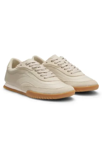 Sneaker aus Wildleder und Leder