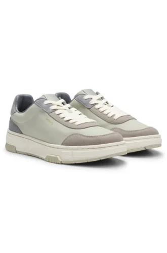 Sneaker im Color-Blocking-Design mit Logo-Detail